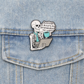 „Another 8 Hours of Pretending to Work" Skelett Emaille Pin