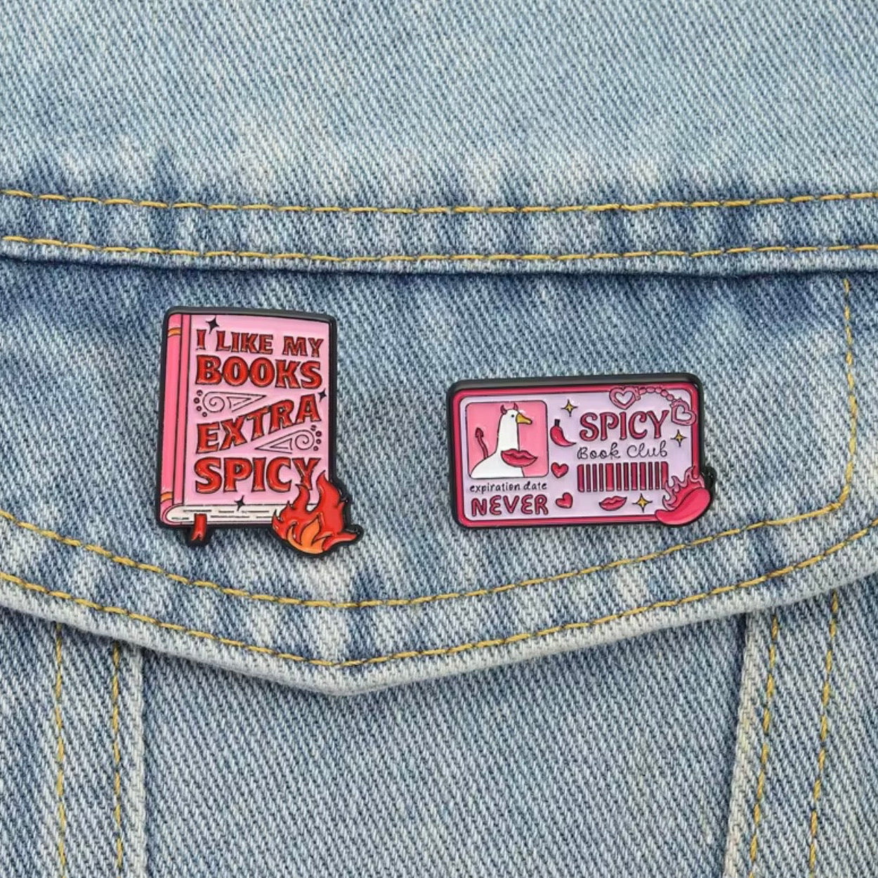 🔥🩷 Spicy Book Club 2er Set Pin