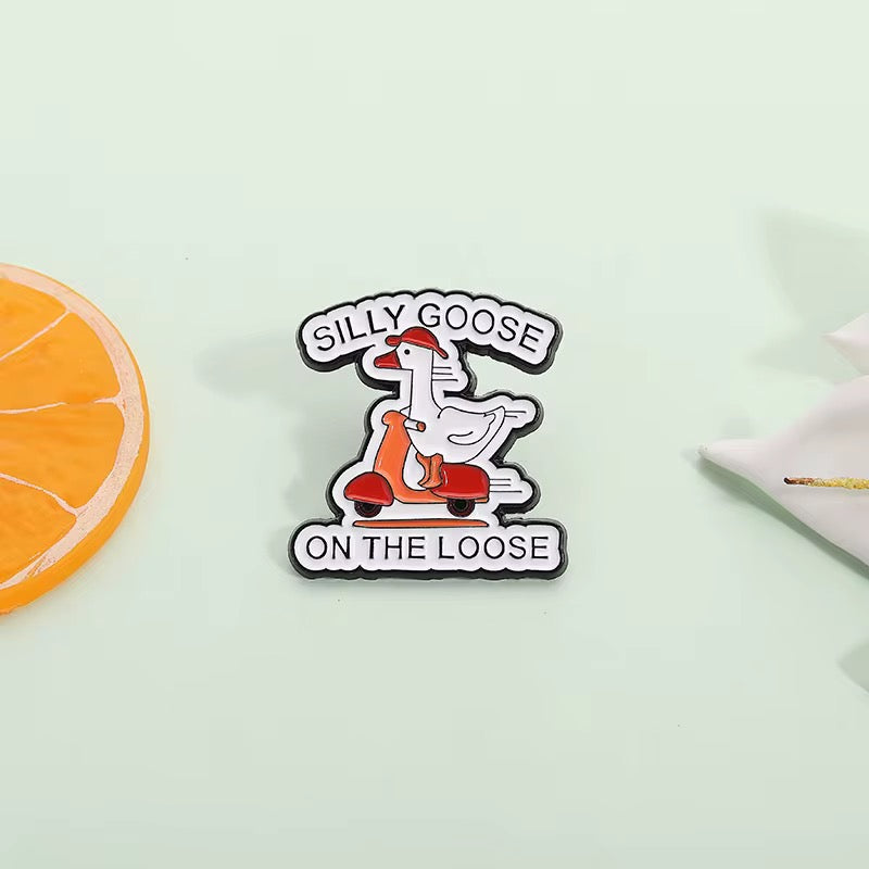 🪿 „Silly Goose On The Loose" Pin