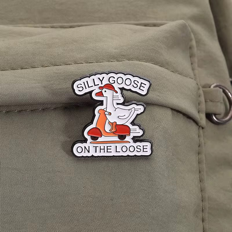 🪿 „Silly Goose On The Loose" Pin