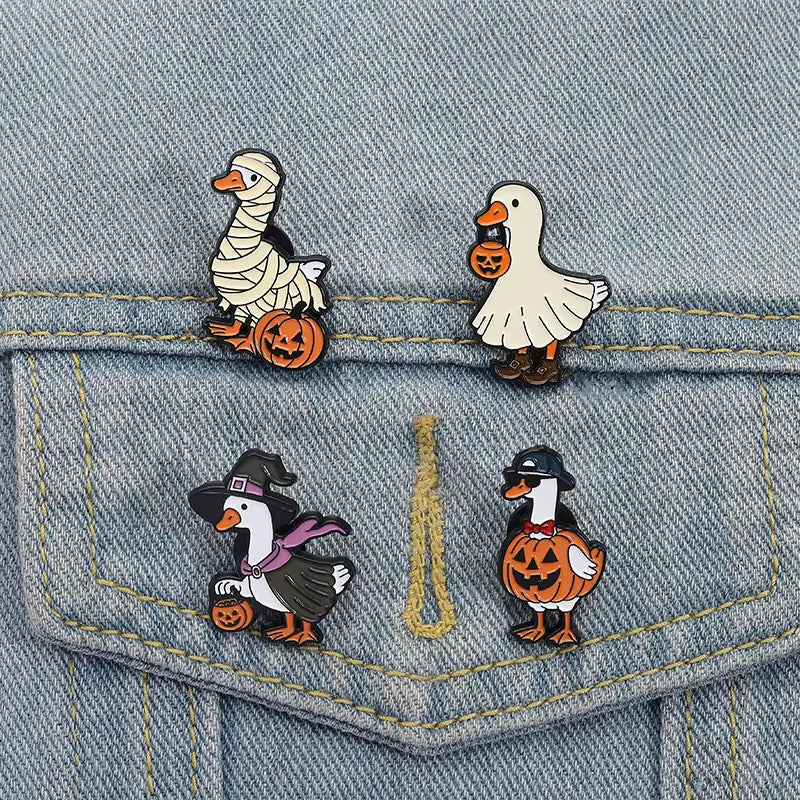 🪿🎃 Halloween Gänse Pin Set – 4er Emaille Anstecknadel