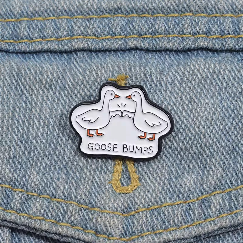 Goose Bumps Gans  Pin